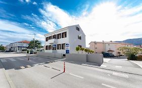 Apartments Crnekovic III