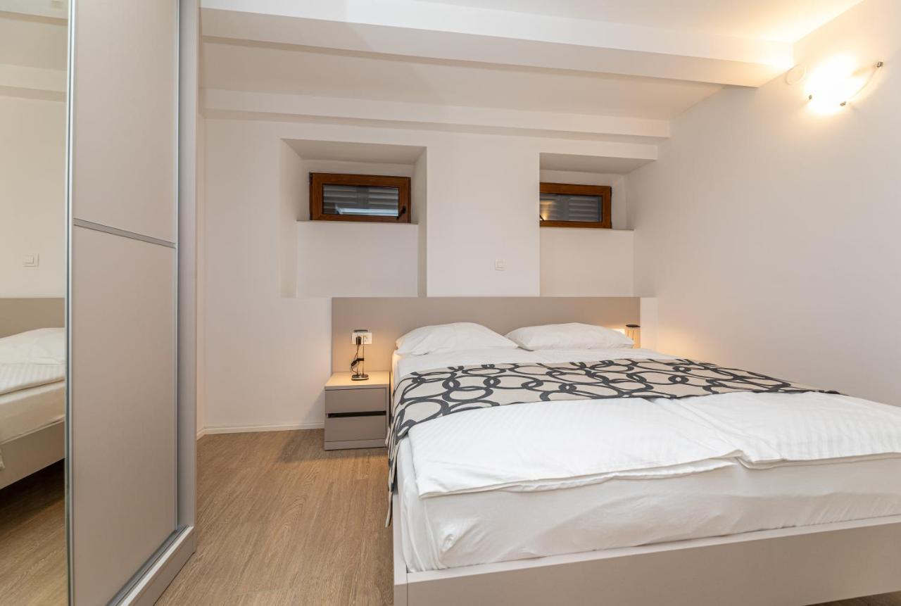 Apartments Crnekovic III Baška Exterior foto
