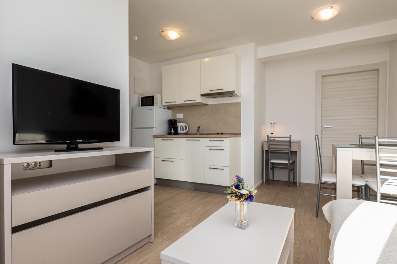 Apartments Crnekovic III Baška Exterior foto