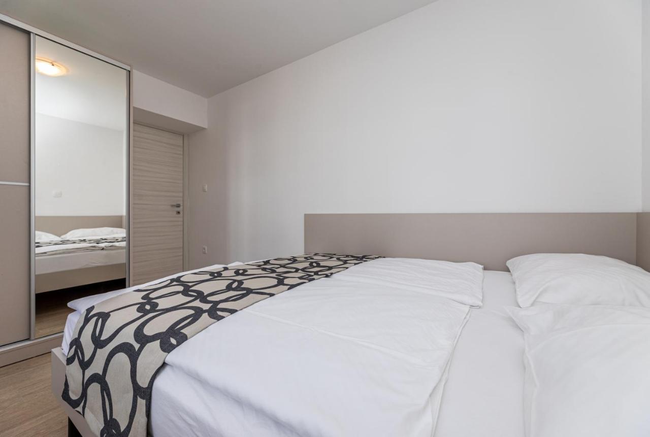Apartments Crnekovic III Baška Exterior foto